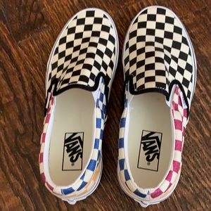 NWOT Vans 8.5 Slip Ons